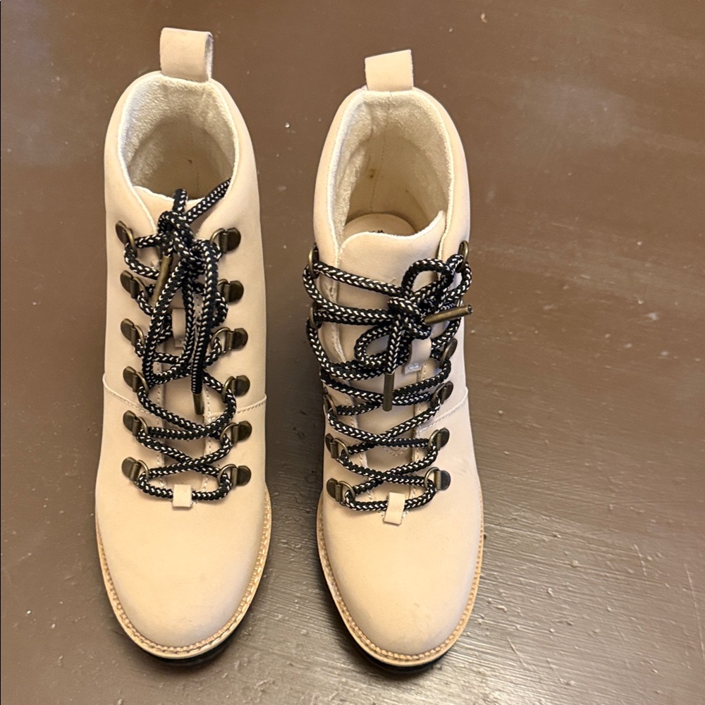 Toms Beige Ankle Boots with Patterned Black Laces